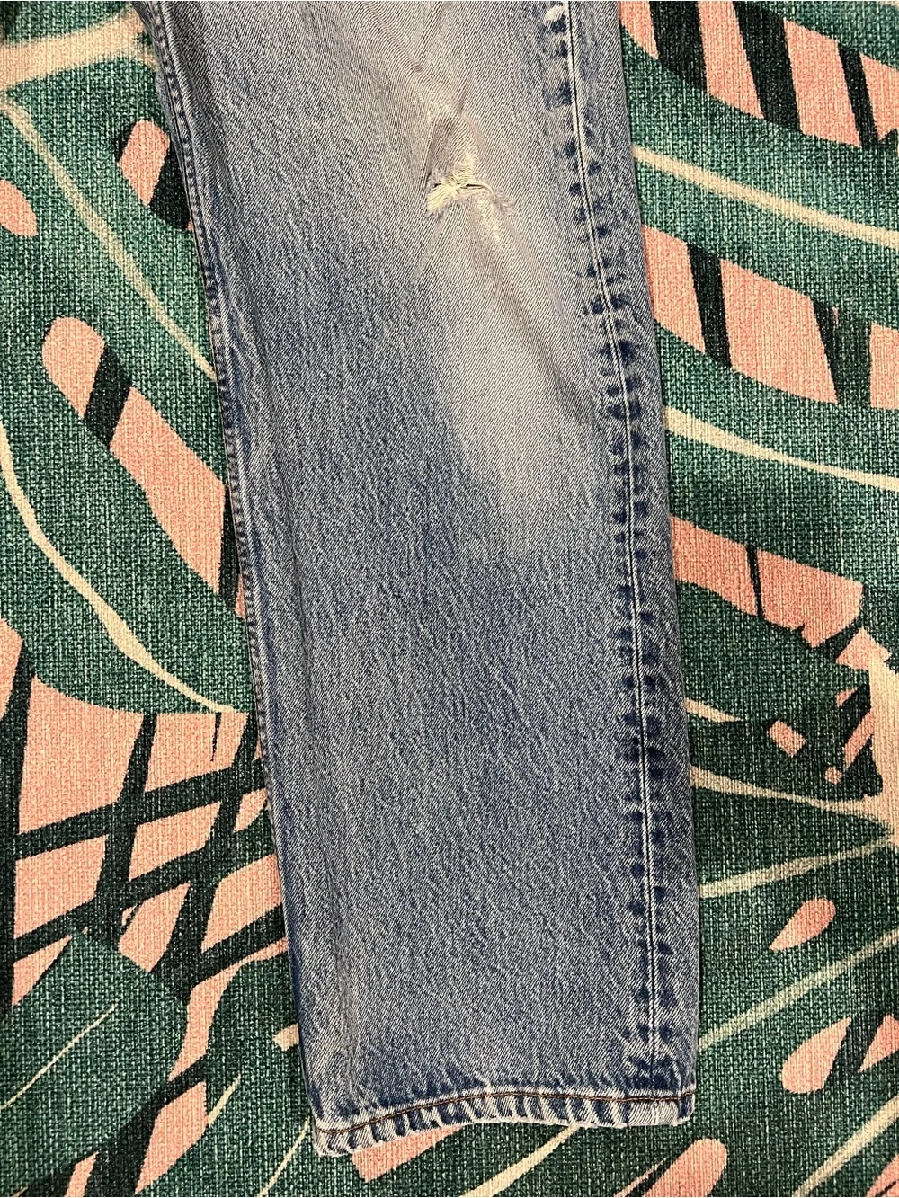 Vintage 1996 Levi’s 501xx Buttonfly Distressed Denim Jeans 34x30 481 CO21